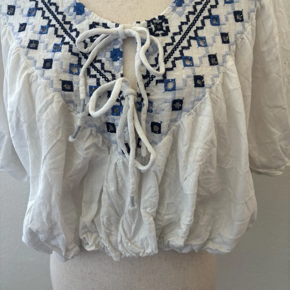 Free People Joni embroidered crop top size‎ Medium linen blend